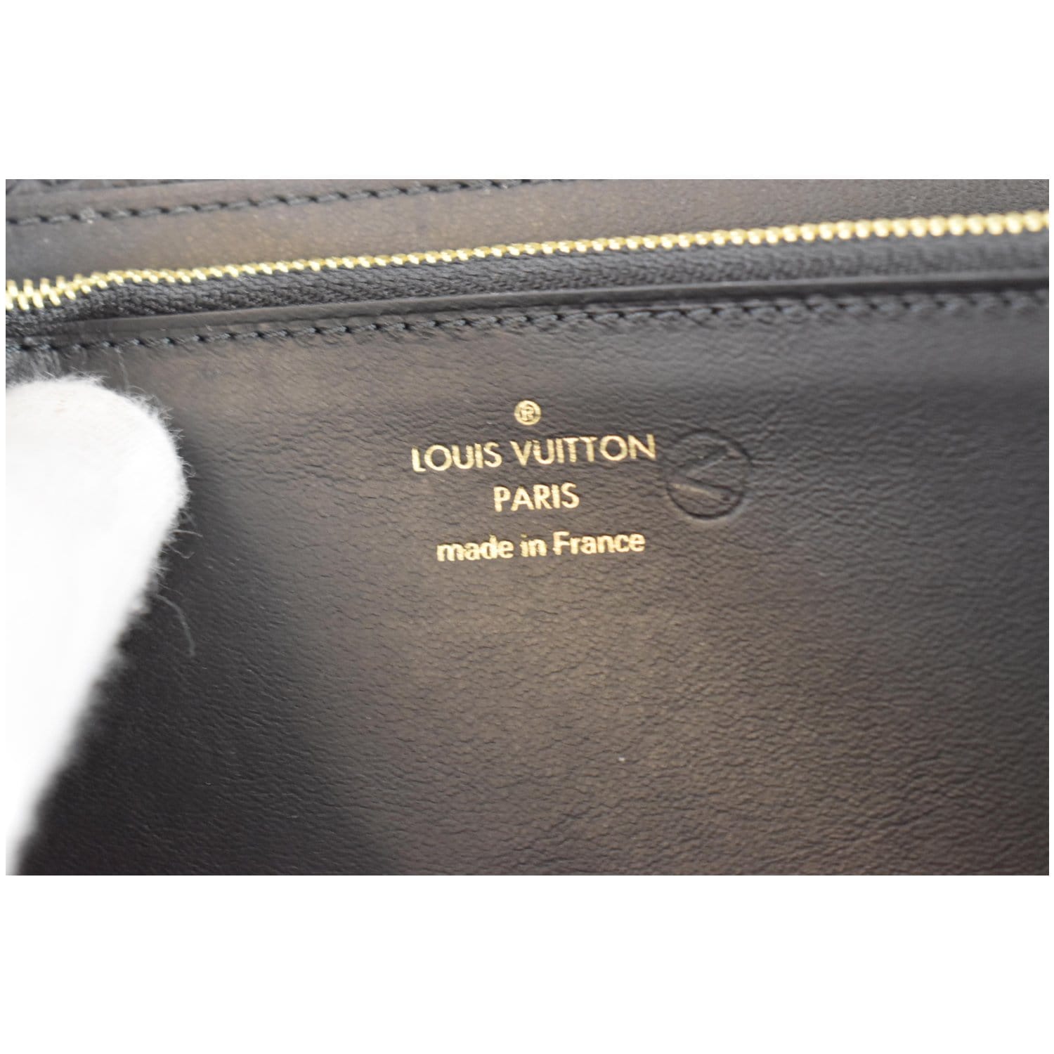 Louis Vuitton Neutrals 2018 Taurillon Leather Capucines Wallet