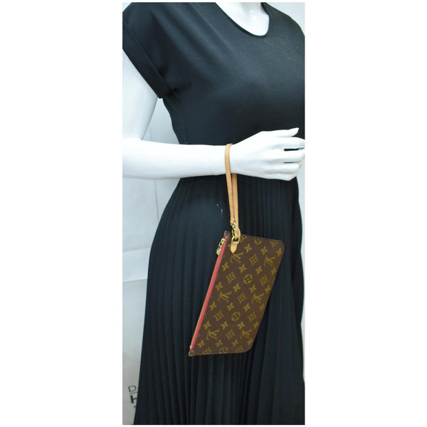 Louis Vuitton Neverfull MM Monogram Canvas Wristlet Pouch