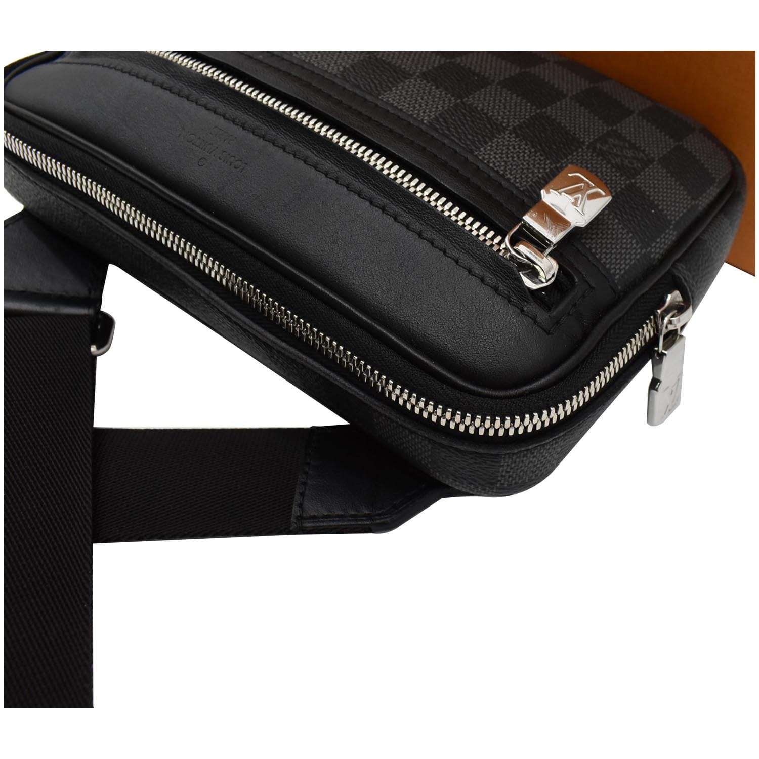 Louis Vuitton Damier Graphite Renzo Laptop Messenger Bag – Luxxsavvy
