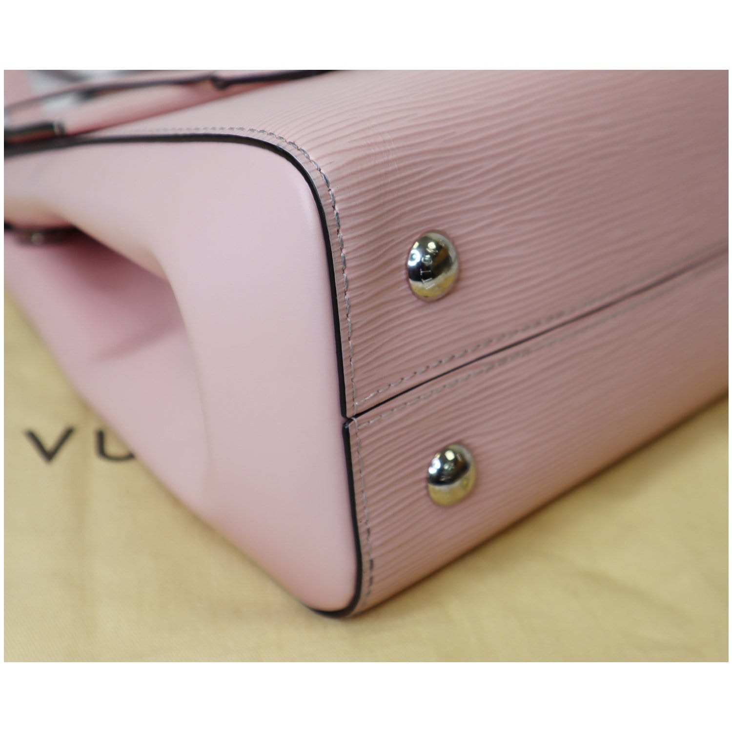 Cluny leather handbag Louis Vuitton Pink in Leather - 35565012