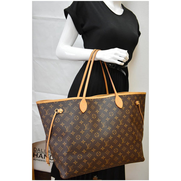 Louis Vuitton Neverfull GM Monogram Canvas Tote Bag