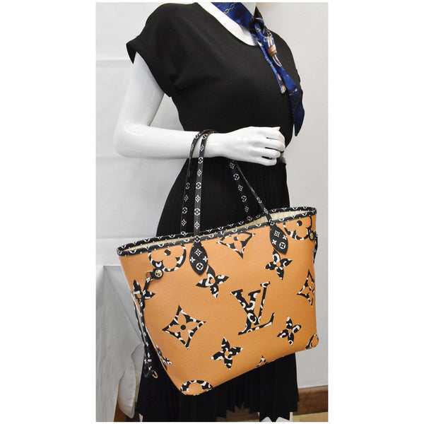 Louis Vuitton Neverfull MM Shoulder Bag for women