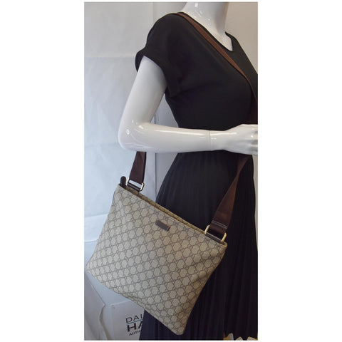 GUCCI GG Supreme Canvas Messenger Shoulder Bag Beige 201446
