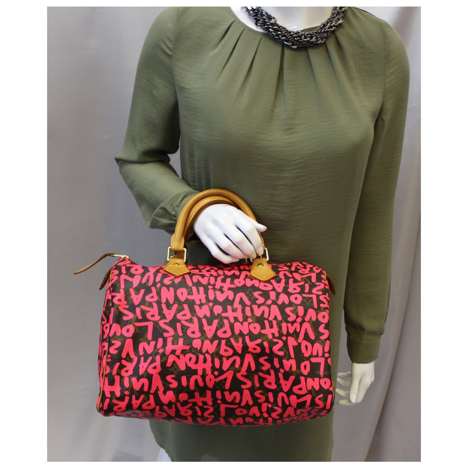 Hot pink VOYD handbag  Handbag, Louis vuitton speedy bag, Hot pink