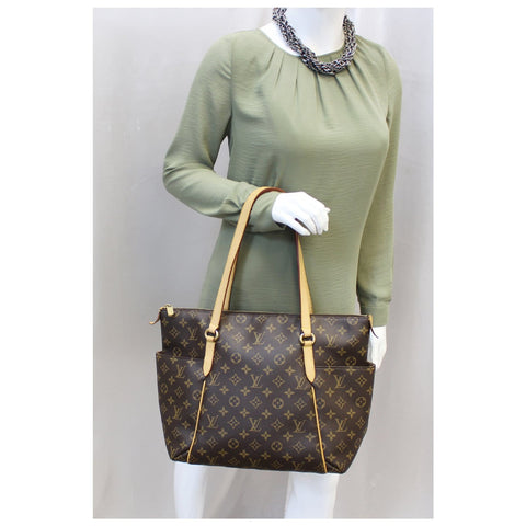 LOUIS VUITTON Totally GM Monogram Canvas Tote Shoulder Bag Brown-US