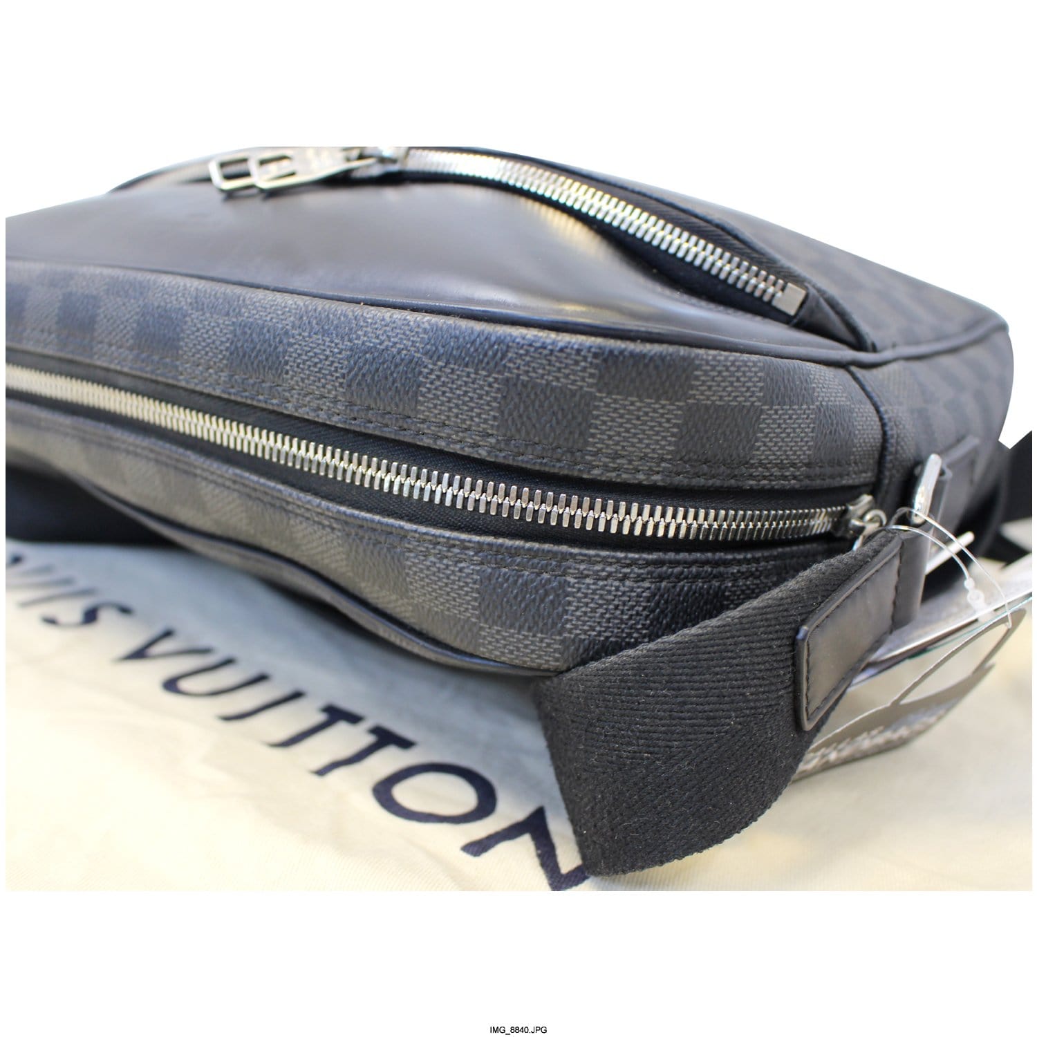 Louis Vuitton 2017 Dayton PM Messenger Bag - Farfetch