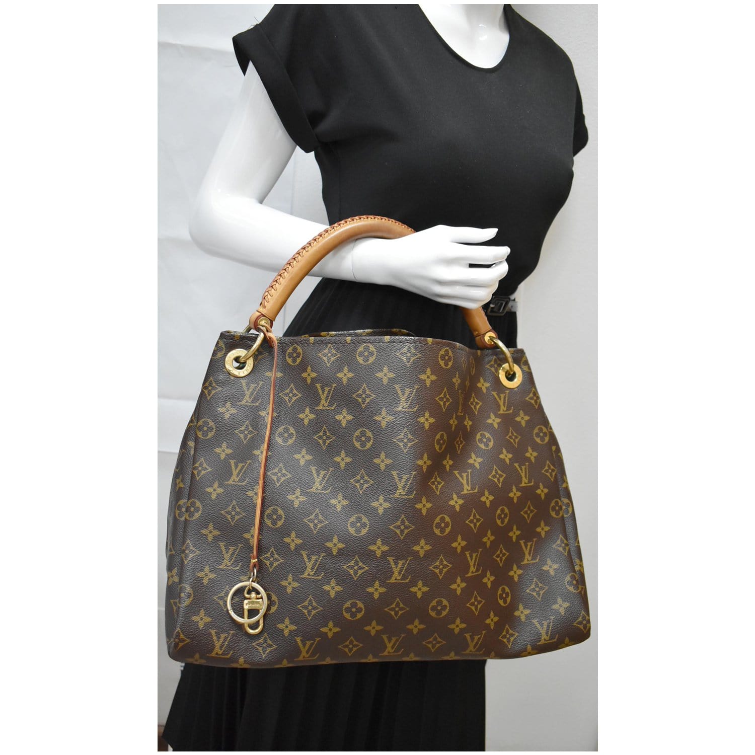 Louis Vuitton Artsy MM Monogram Canvas Tote Handbag