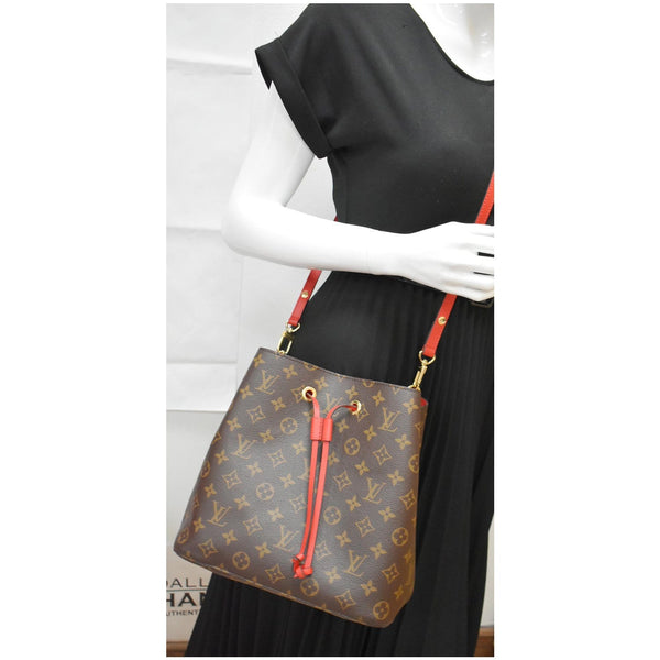 LOUIS VUITTON Neonoe Monogram Canvas Crossbody Bag Coquelicot