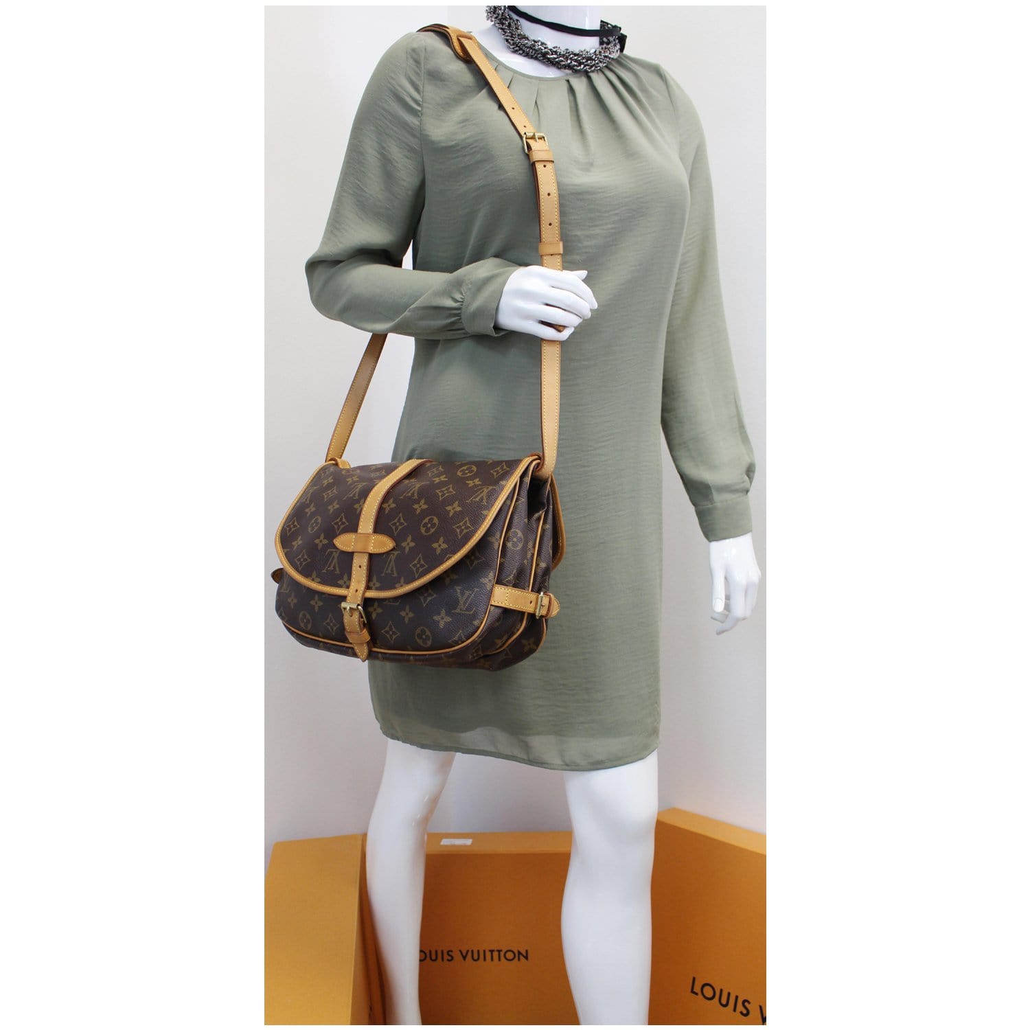 Auth Louis Vuitton Vintage Monogram Saumur 28 Shoulder Bag 1B030160n"