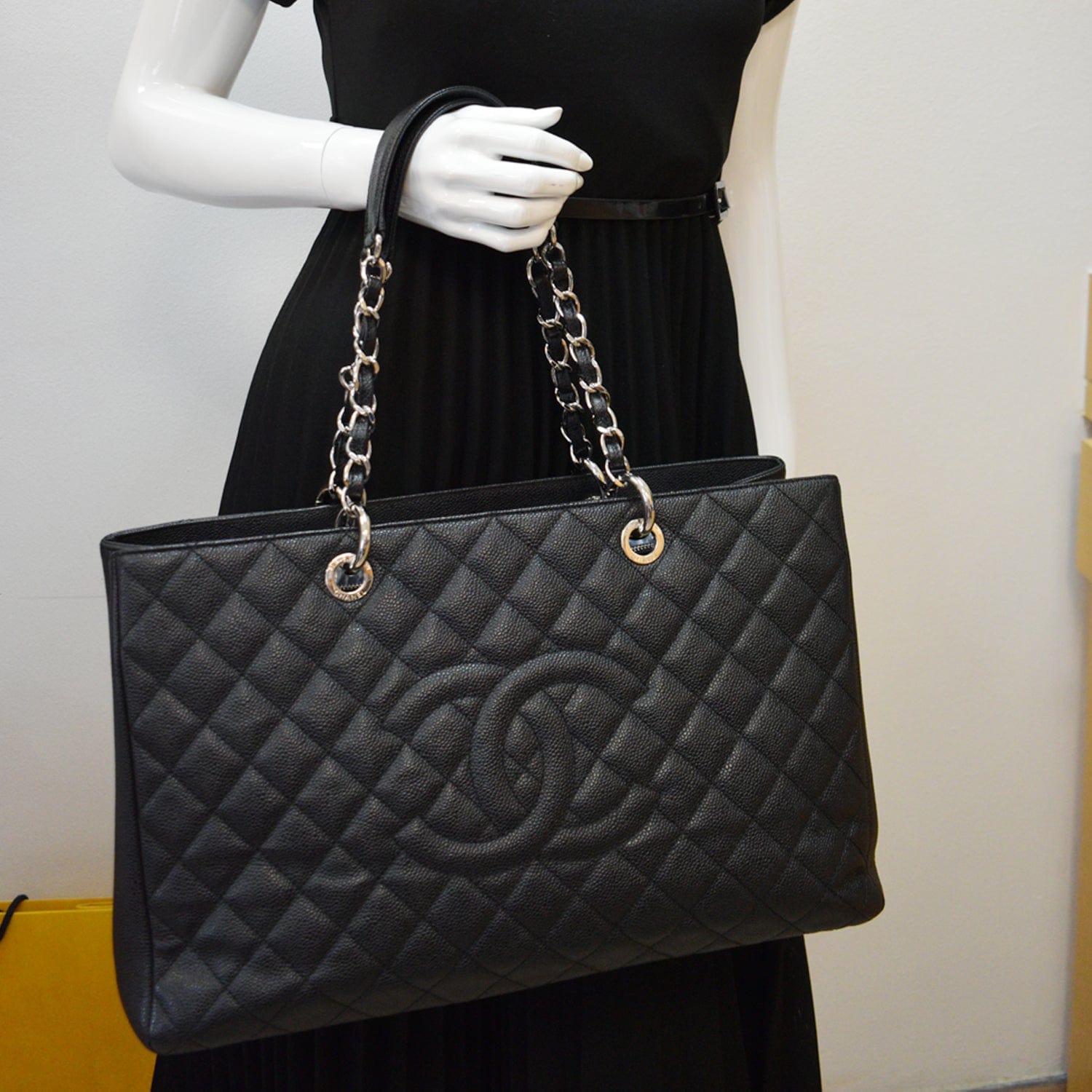 Grand Shopping Tote XL Caviar – Keeks Designer Handbags