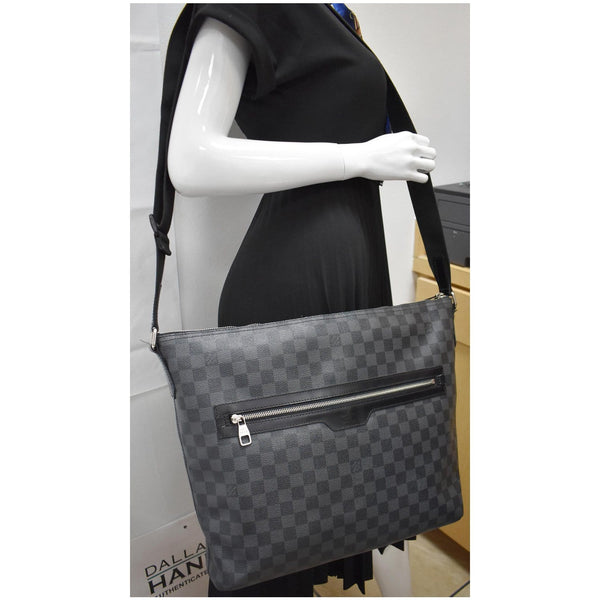 LOUIS VUITTON Mick GM Damier Graphite Messenger Crossbody Bag Black