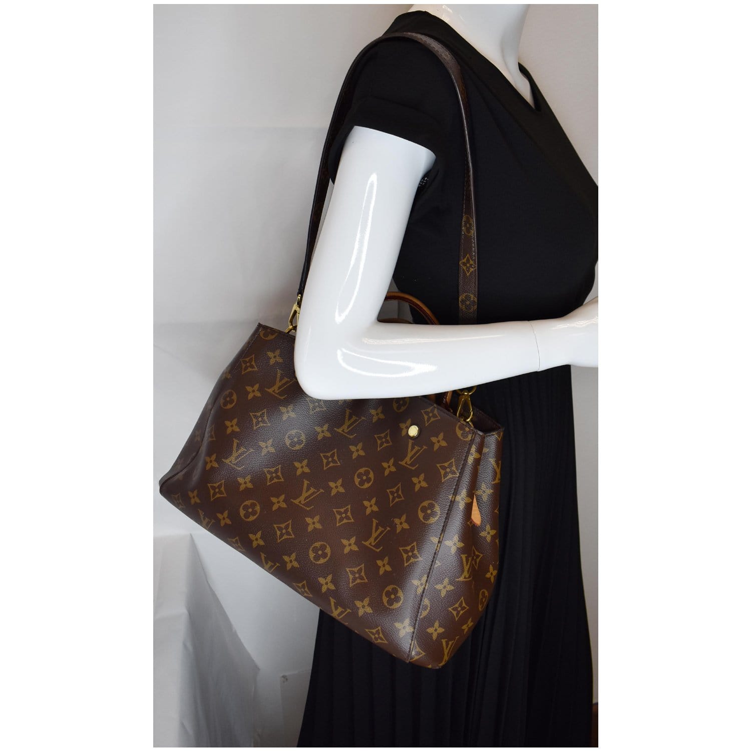 Louis Vuitton Montaigne MM Monogram Canvas Shoulder Bag