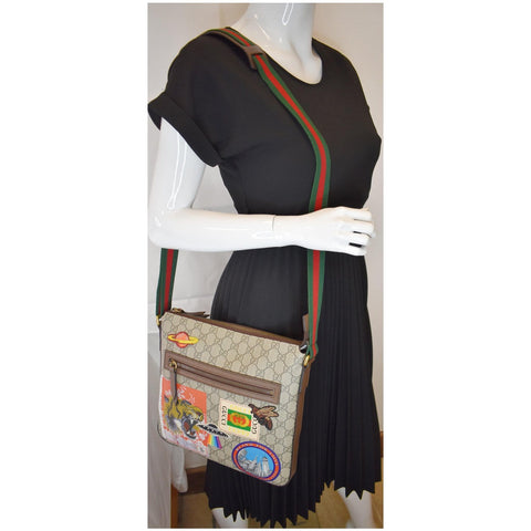 GUCCI Courrier Zip GG Supreme Canvas Messenger Bag Beige 406408