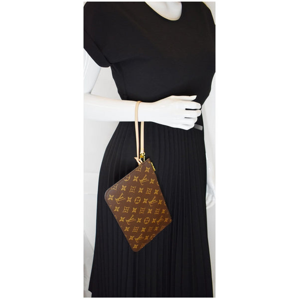 LOUIS VUITTON Pochette Wristlet Pouch Monogram Canvas Neverfull MM Brown