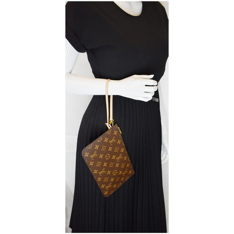 LOUIS VUITTON Pochette Wristlet Pouch Monogram Canvas Neverfull MM Brown