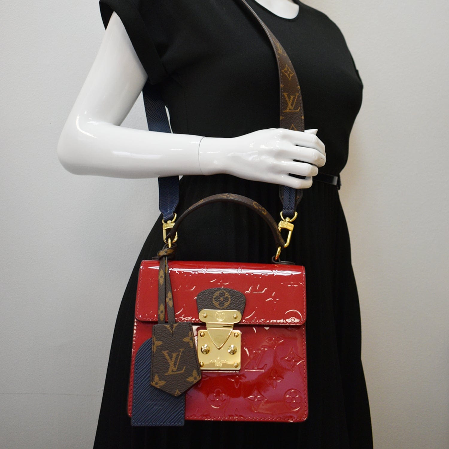 LOUIS VUITTON Spring Street Vernis Leather Crossbody Bag Red
