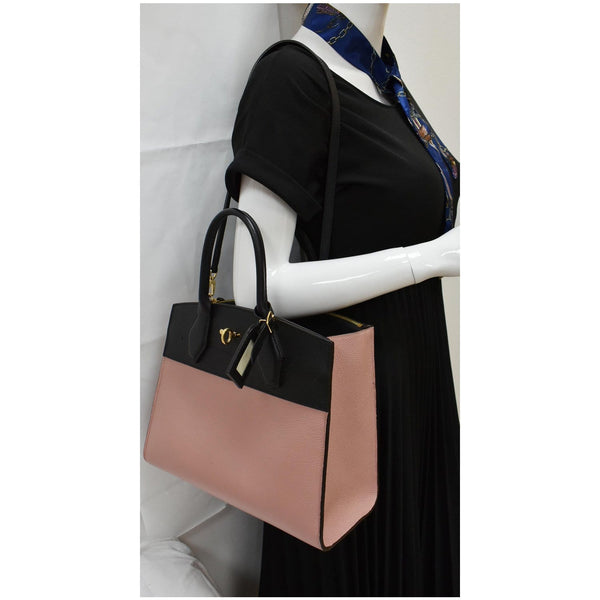 Louis Vuitton City Steamer MM Leather Shoulder handbag for women