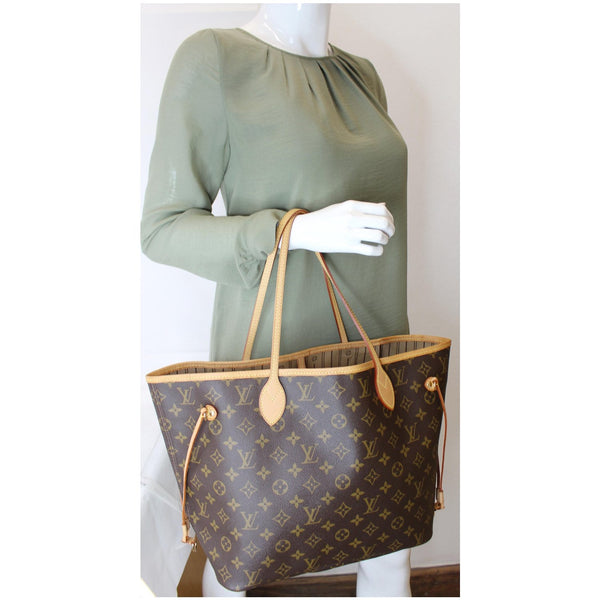 Louis Vuitton Neverfull MM Monogram Canvas Tote Hand Bag