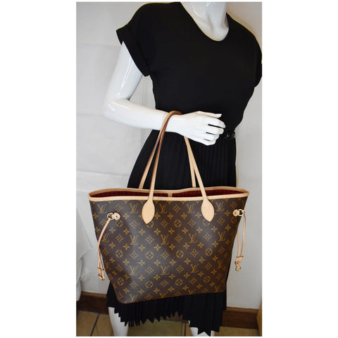 LOUIS VUITTON Neverfull MM Monogram Canvas Tote Shoulder Bag Brown