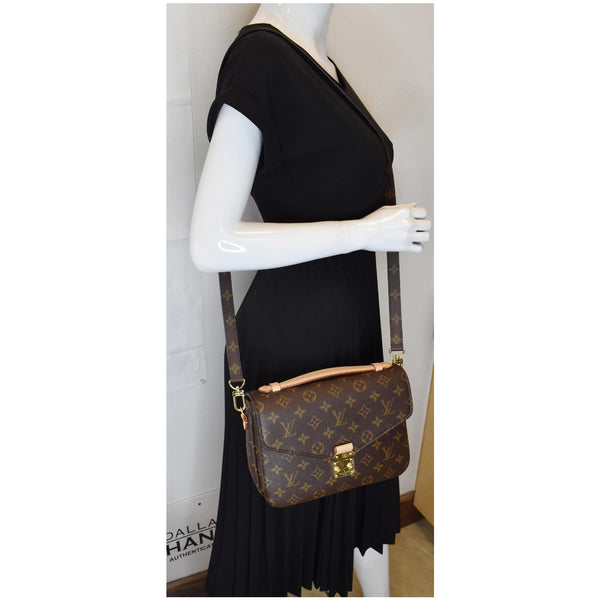 LOUIS VUITTON Metis Pochette Monogram Canvas Crossbody Bag Brown