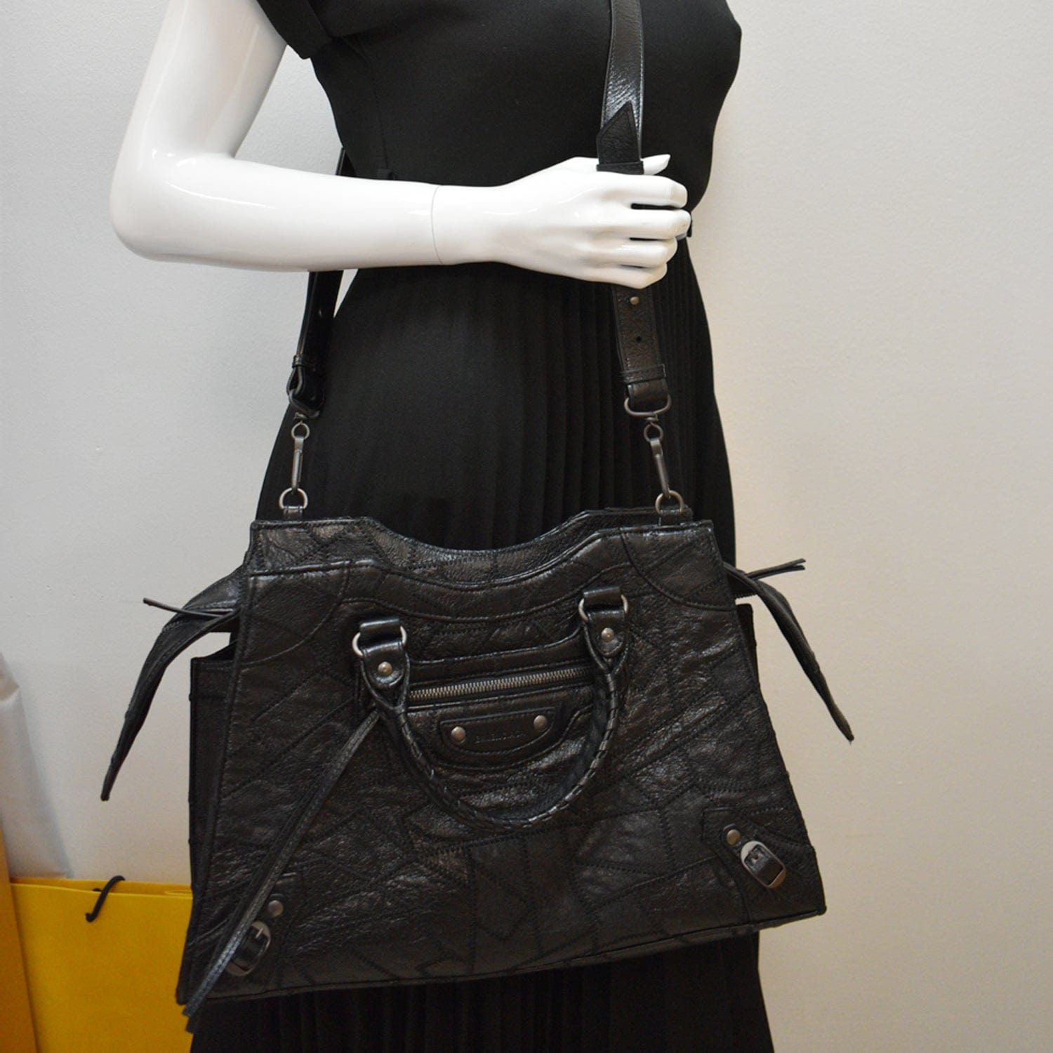 Balenciaga Classic City Handbag in Black Leather