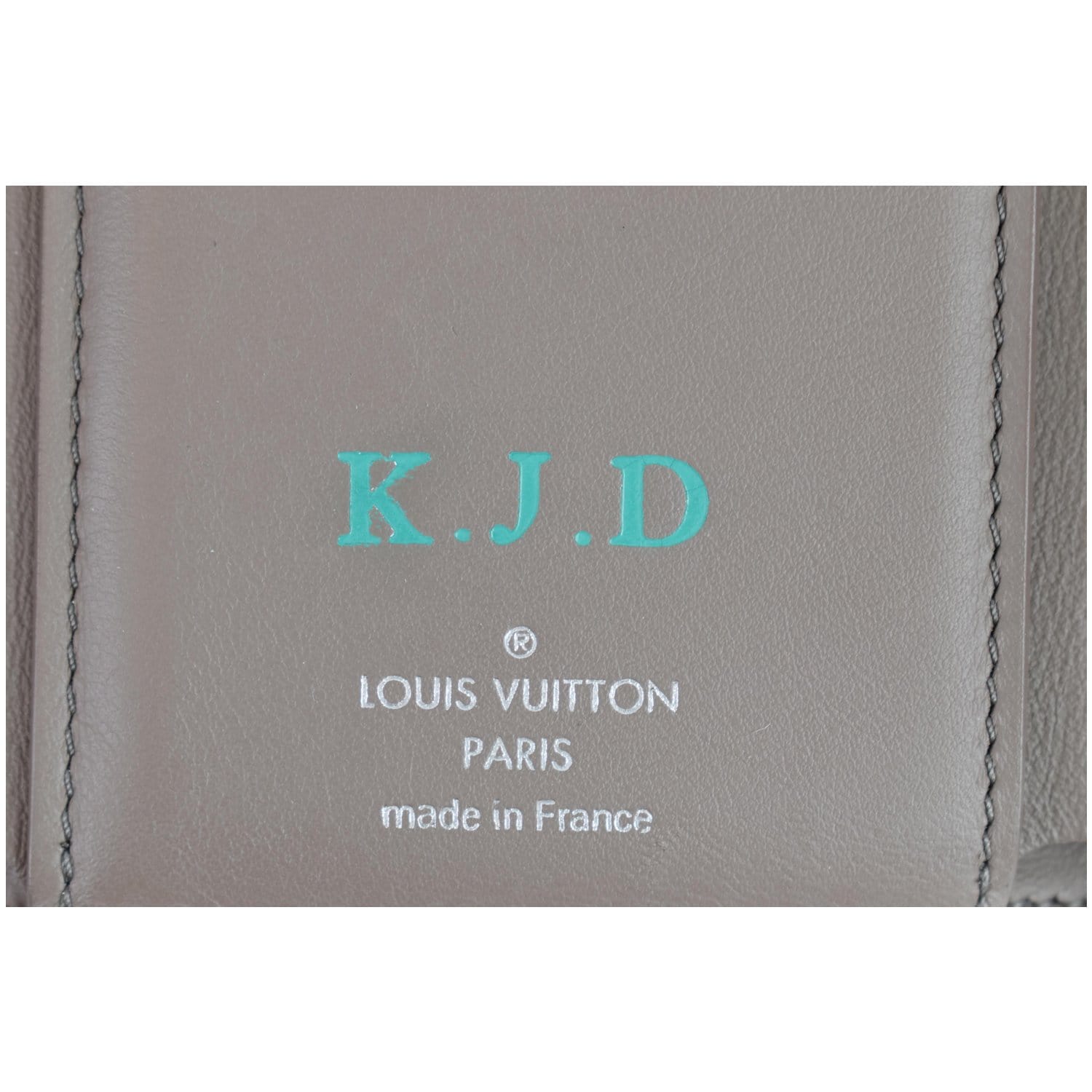 LOUIS VUITTON CAPUCINES COMPACT WALLET TAURILLON LEATHER Like New