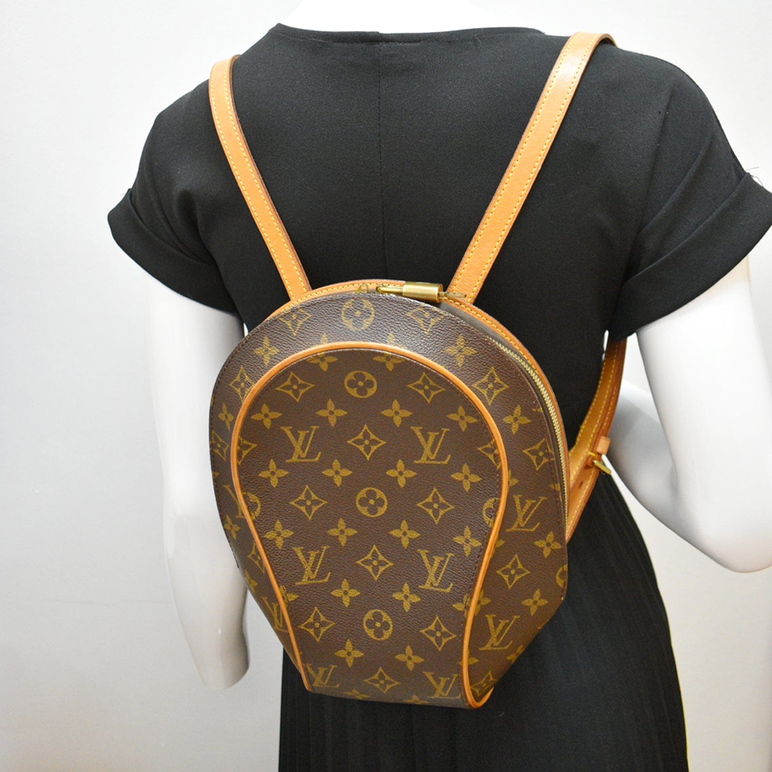 Ellipse leather backpack Louis Vuitton Brown in Leather - 35211694
