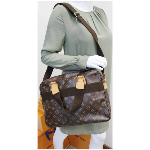 Louis Vuitton Sac Bosphore Monogram Canvas Messenger Bag Brown for women