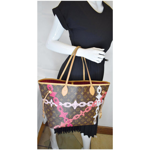 LOUIS VUITTON Bay Neverfull MM Monogram Canvas Tote Bag Fuchsia