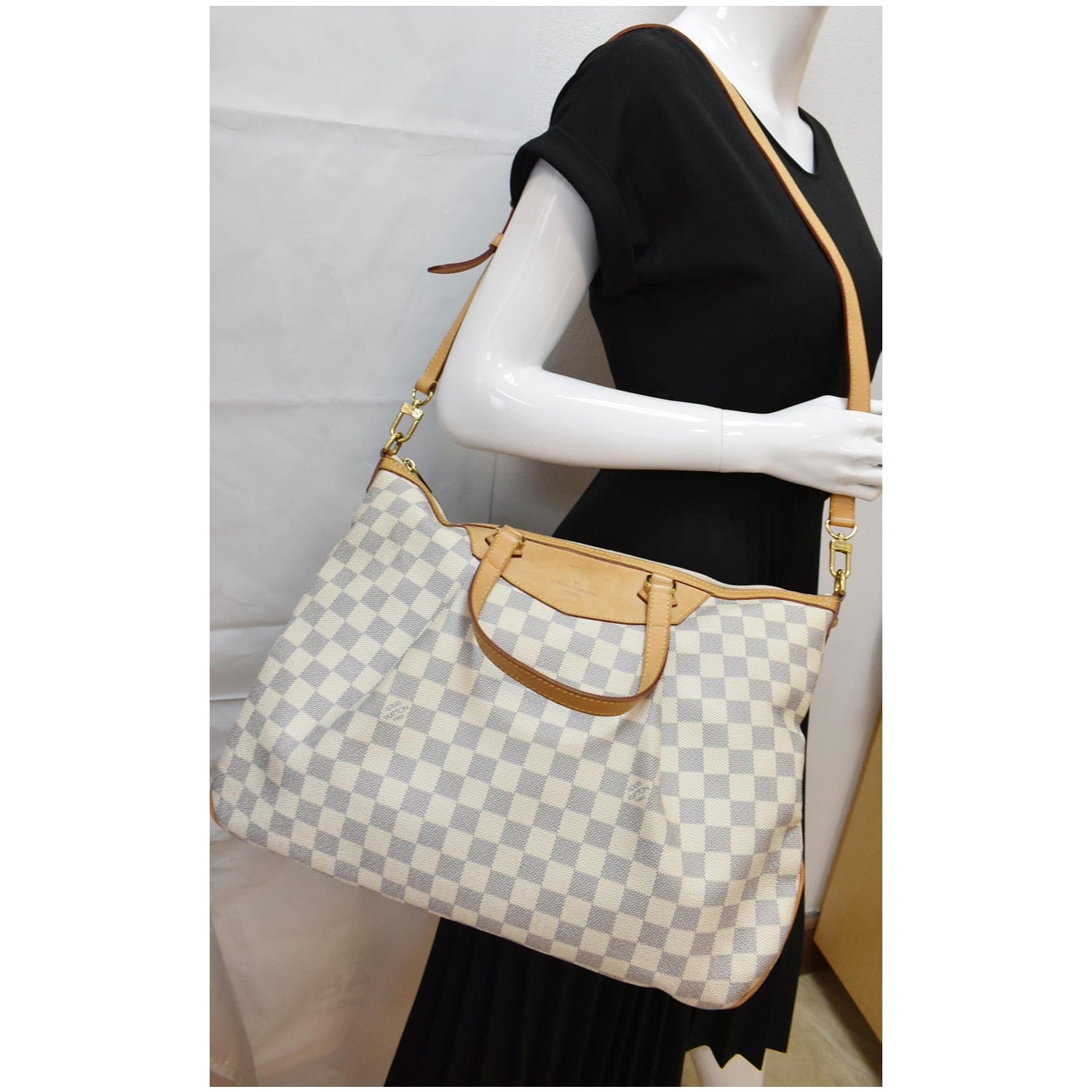 Louis Vuitton, Bags, Louis Vuitton Damier Azur Siracusa Gm Shoulder Bag  Crossbody