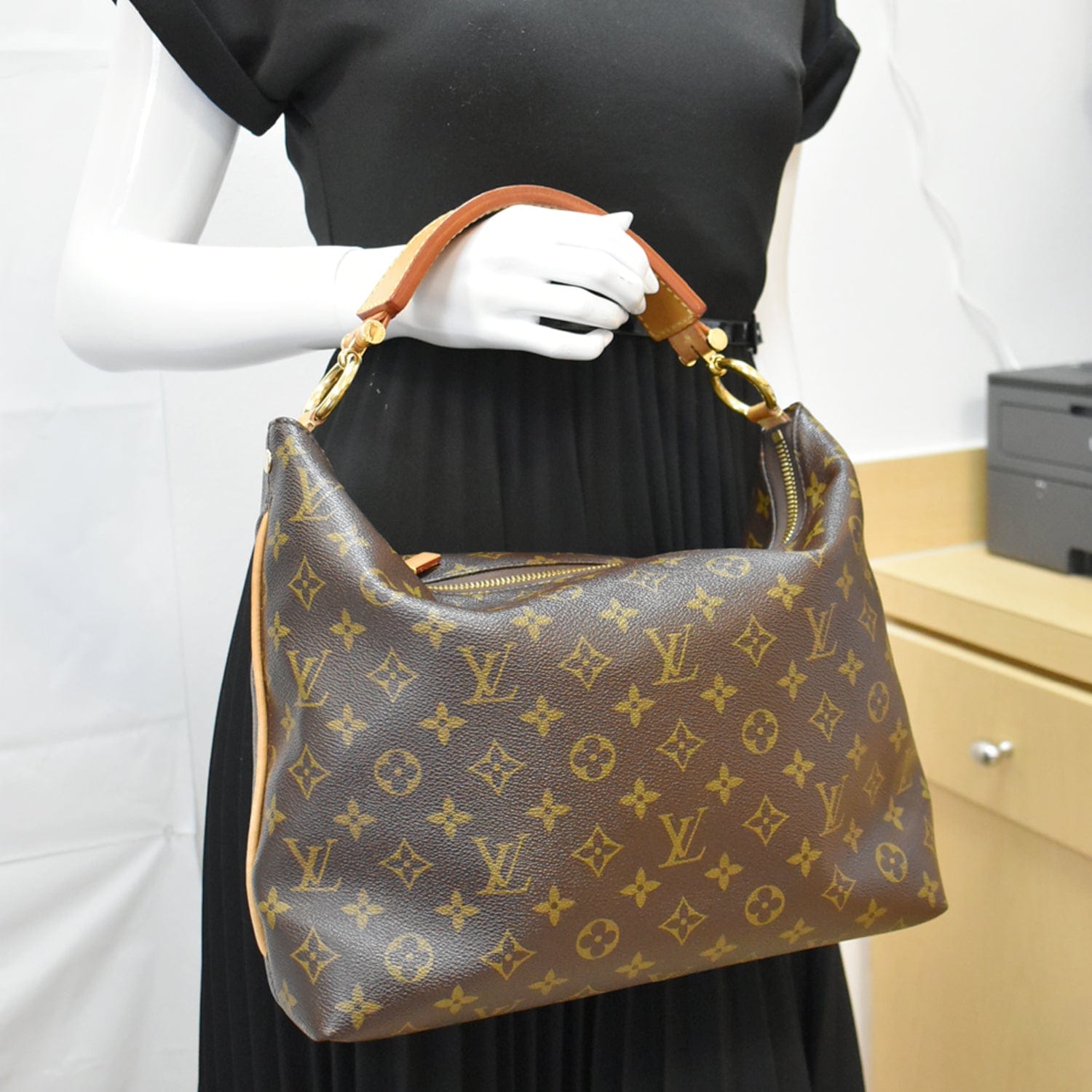 Louis Vuitton Sully PM in Monogram - SOLD  Louis vuitton, Lv handbags,  Cheap louis vuitton handbags