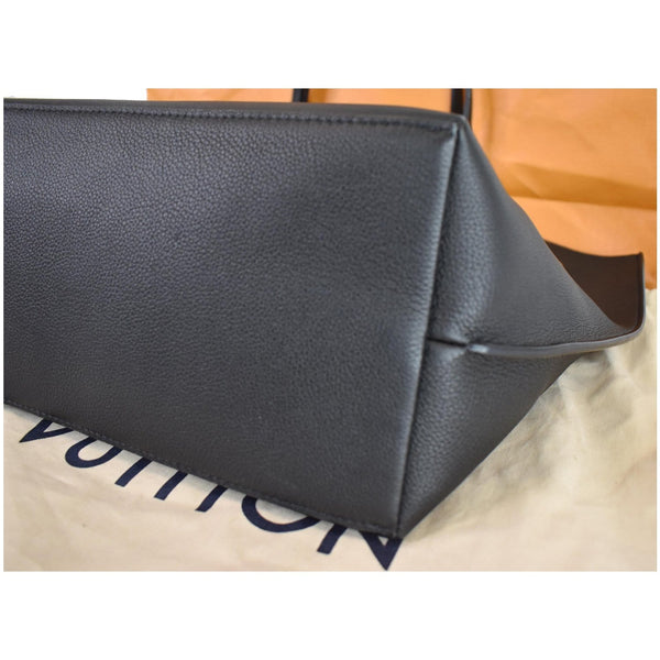 Louis Vuitton Lockme Go Leather Shoulder Tote Bag -corner look