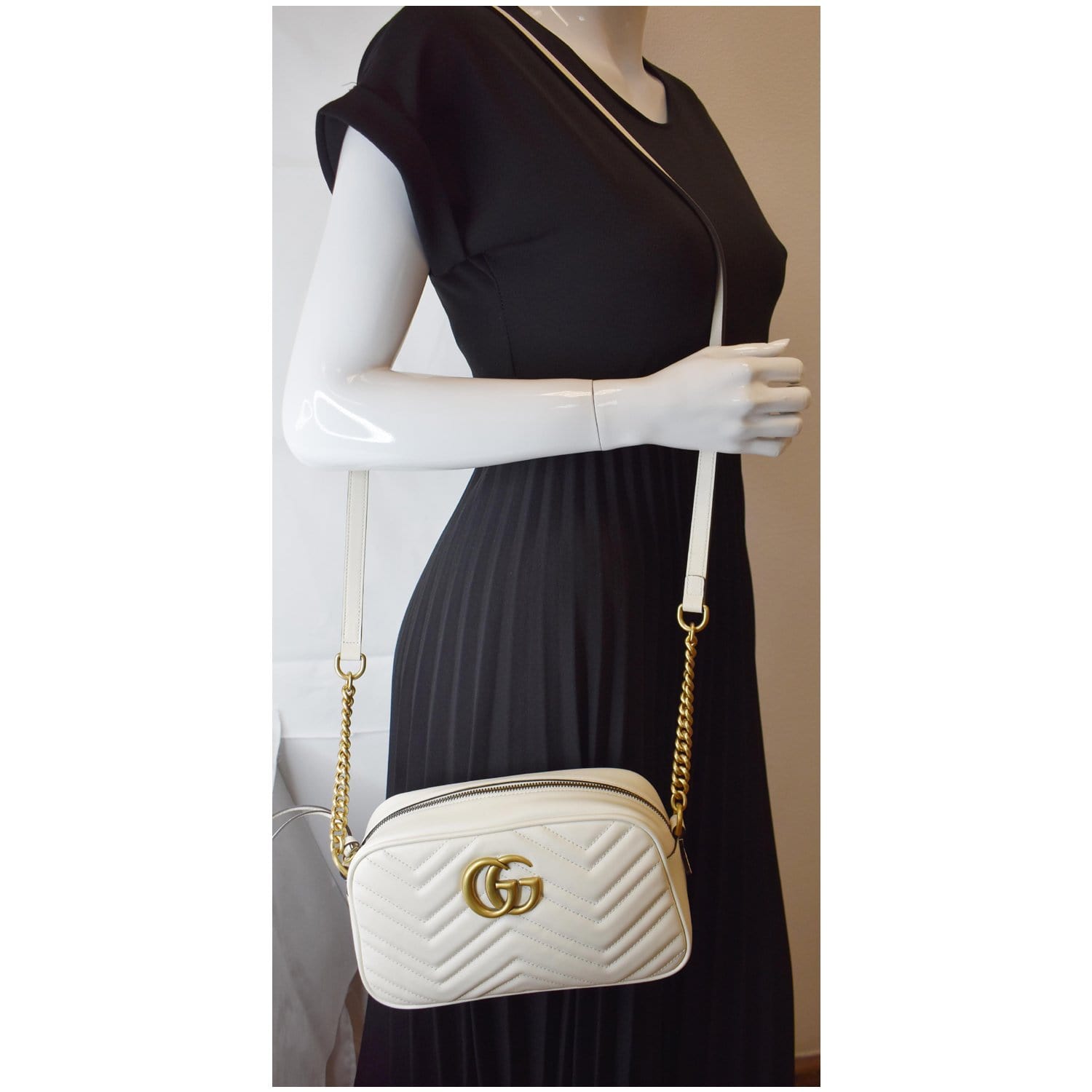Gg marmont flap leather crossbody bag Gucci White in Leather - 31860622