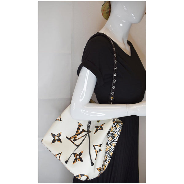 Louis Vuitton NeoNoe MM Monogram Jungle Canvas Shoulder bag