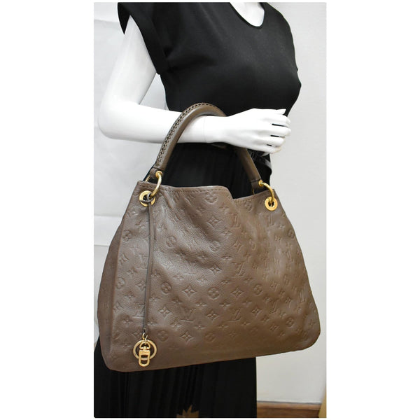 LOUIS VUITTON Artsy MM Empreinte Leather Shoulder Bag Ombre