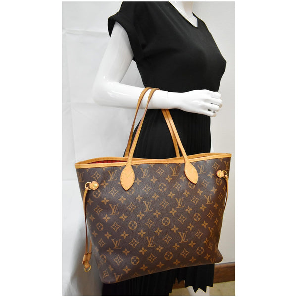 Louis Vuitton Neverfull MM Monogram Canvas handbag