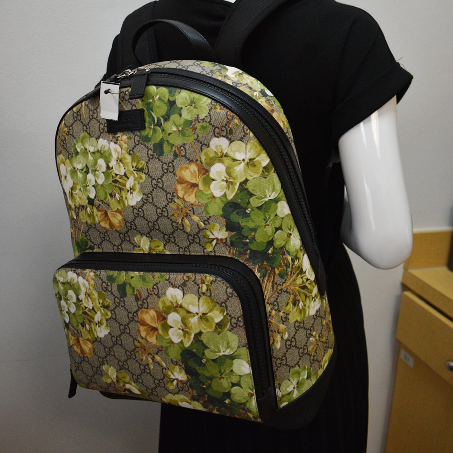 GUCCI Blooms GG Supreme Monogram Backpack Beige