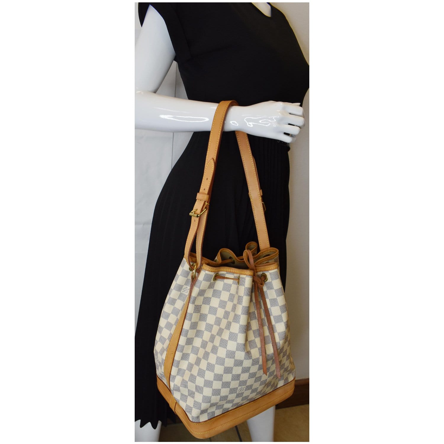 Louis Vuitton Noe Bucket Bag Azur