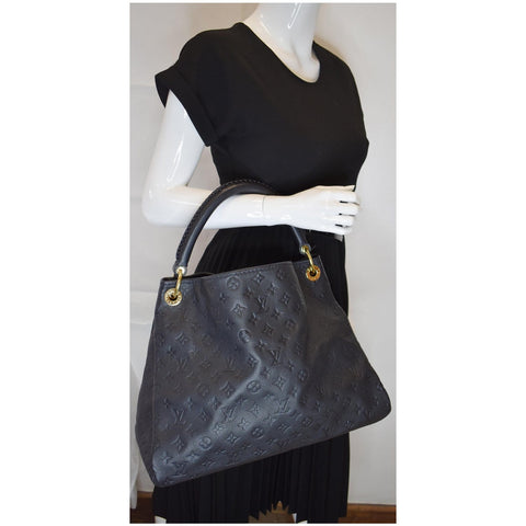 Louis Vuitton Artsy MM Empreinte Leather Shoulder handbag