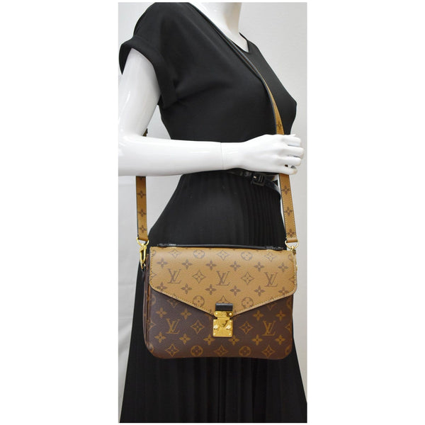 Louis Vuitton Metis Pochette Reverse Monogram Canvas Bag