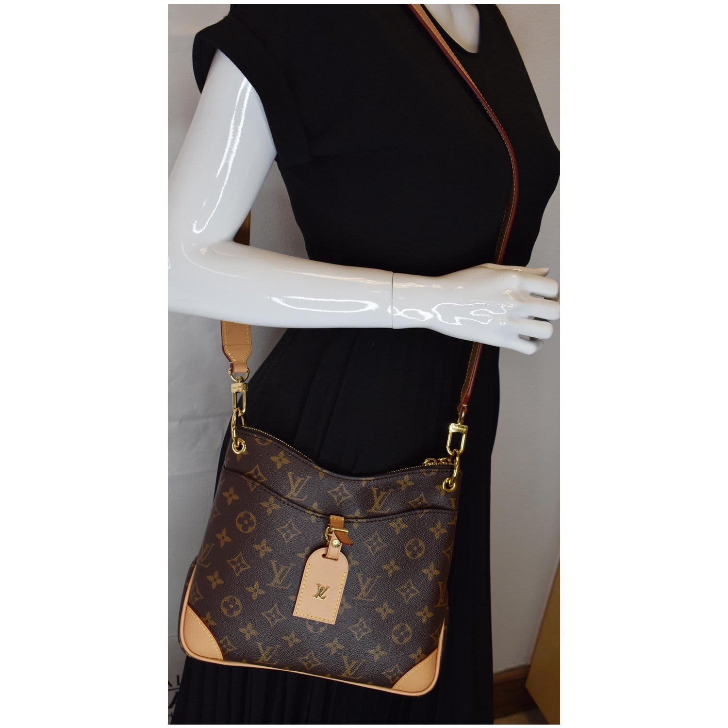 Louis Vuitton M45353 Odeon NM PM Monogram Shoulder Bag Canvas Women's