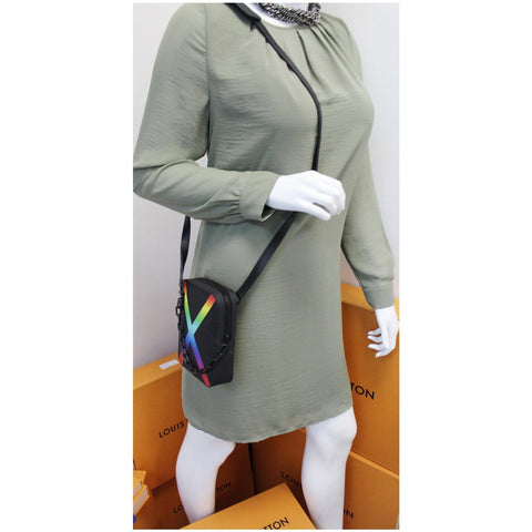 Louis Vuitton Sac Danube Taiga Messenger Shoulder bag