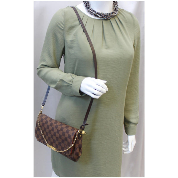 Louis Vuitton Favorite Mm Cross body bag for women