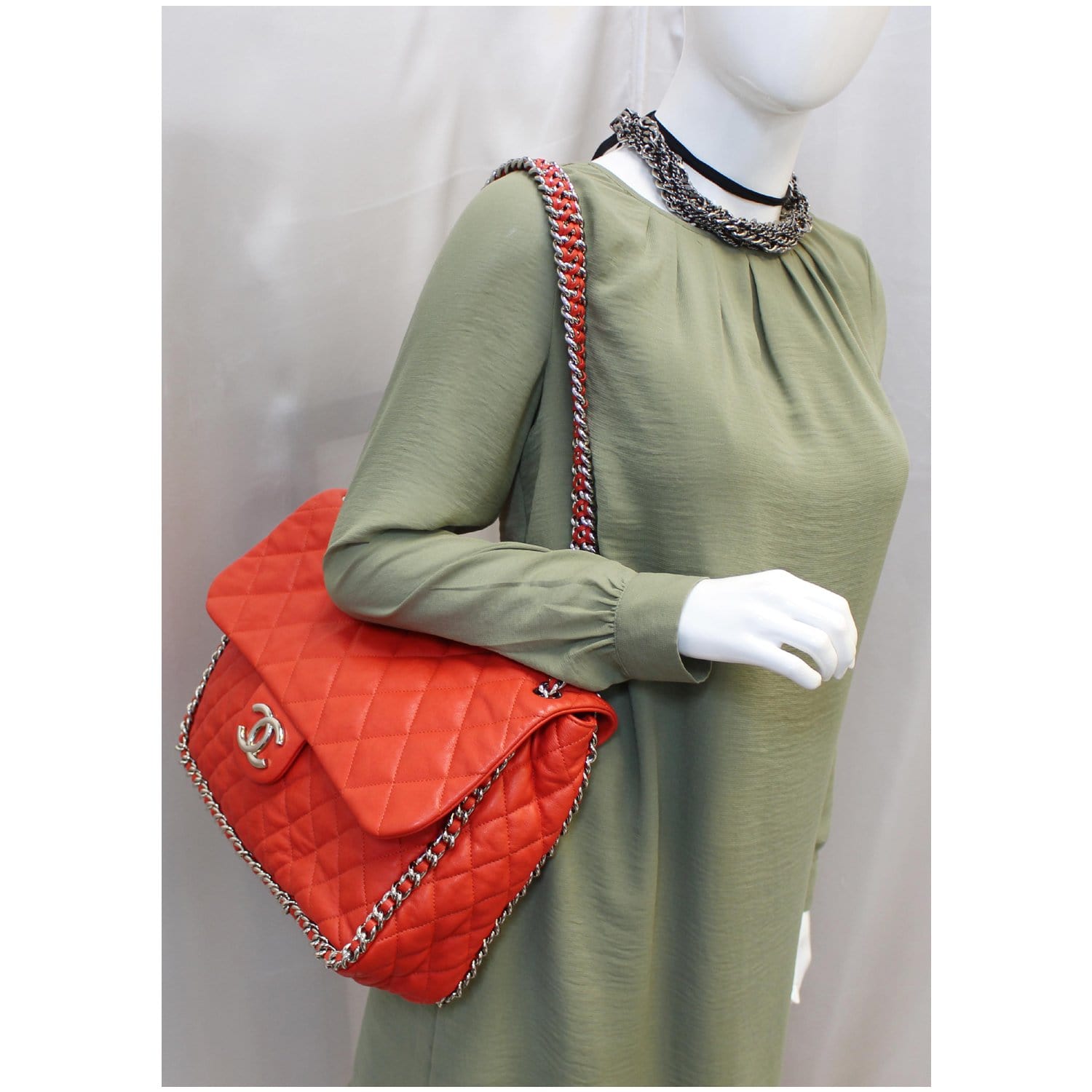 Chanel Red Maxi Classic Lambskin Double Flap Leather ref.1070130 - Joli  Closet