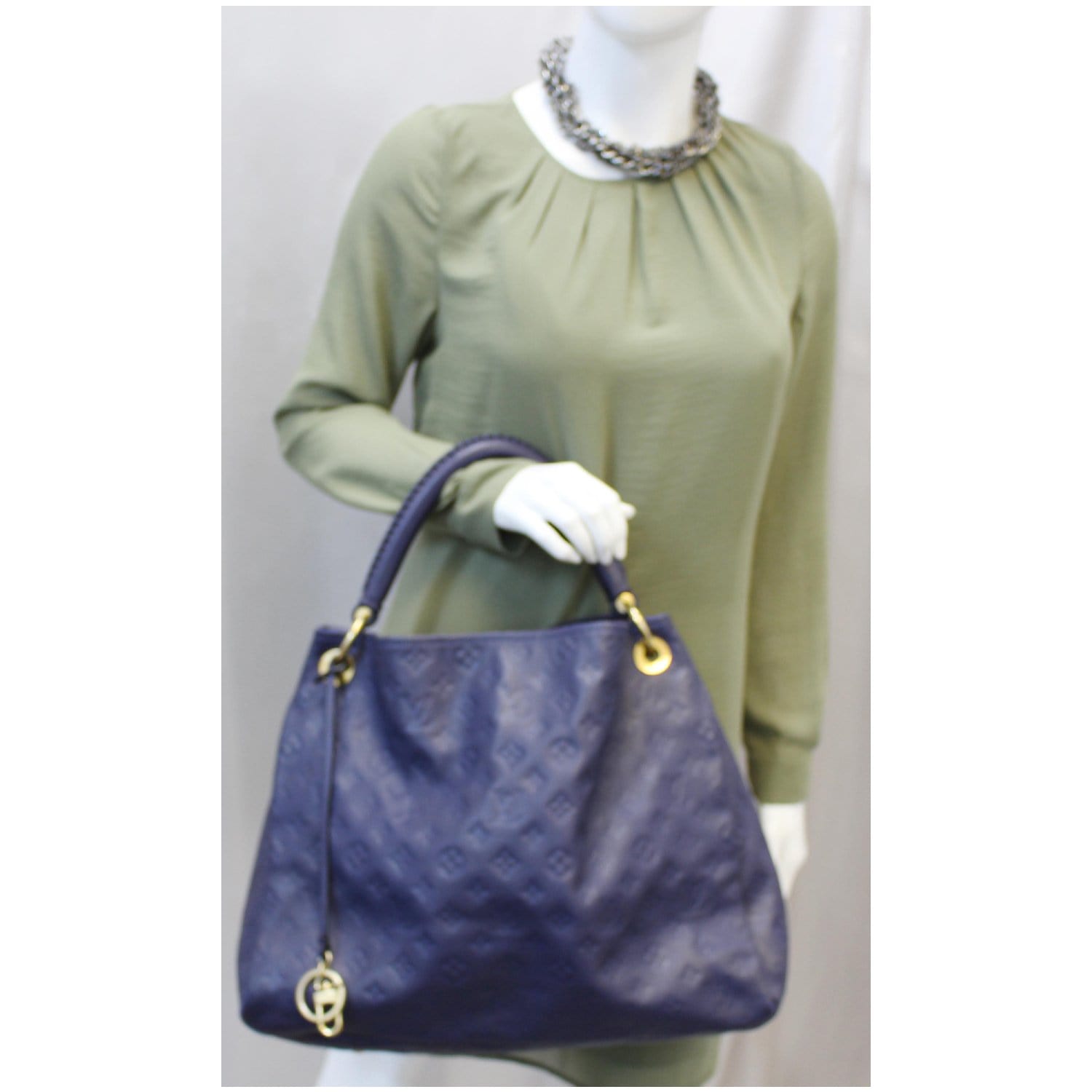 Louis Vuitton artsy handbag in midnight blue embossed leather101142  ref.883049 - Joli Closet