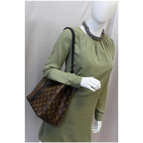 LOUIS VUITTON Neonoe Monogram Canvas Shoulder Bag Black-US