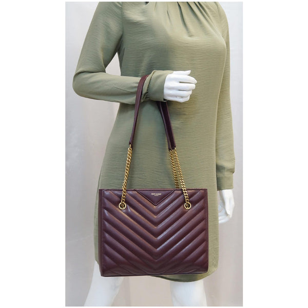 YVES SAINT LAURENT Tribeca Small Grain De Poudre Shopping Bag Burgundy - Last Call