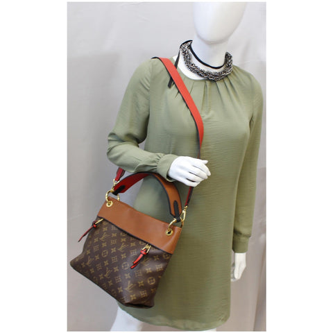 LOUIS VUITTON Tuileries Besace Monogram Canvas Shoulder Bag Caramel