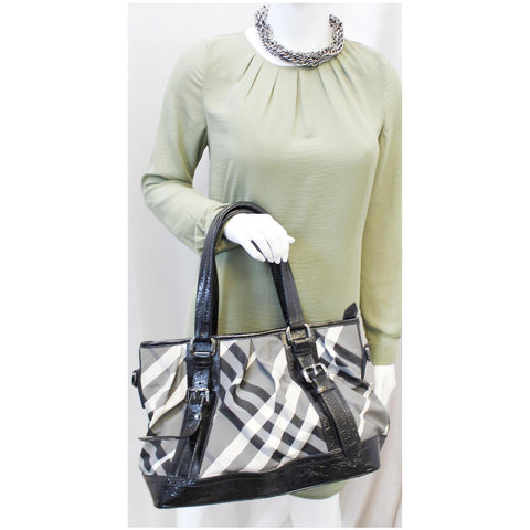 Burberry Lowry Tote Bag Beat Check Nylon - Burberry Bags for women