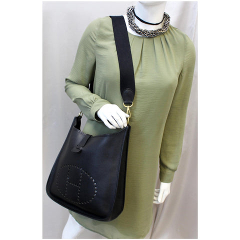 HERMES Evelyne GM Taurillon Clemence Shoulder Bag Black
